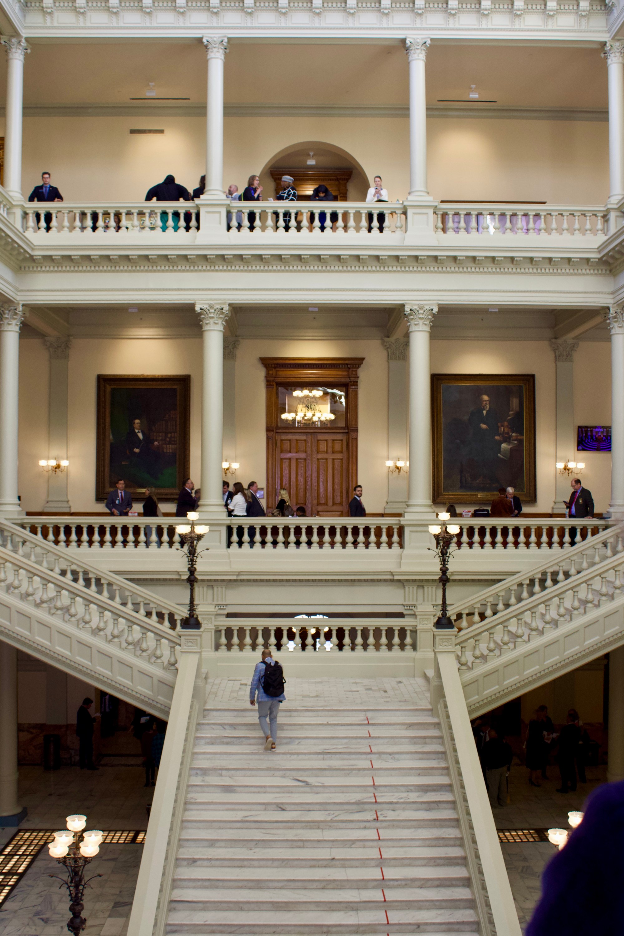 A photo of the interior atrium at the statehouse.